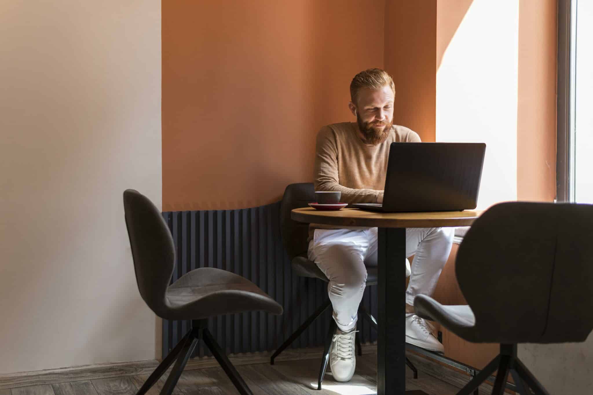 handsome-modern-man-working